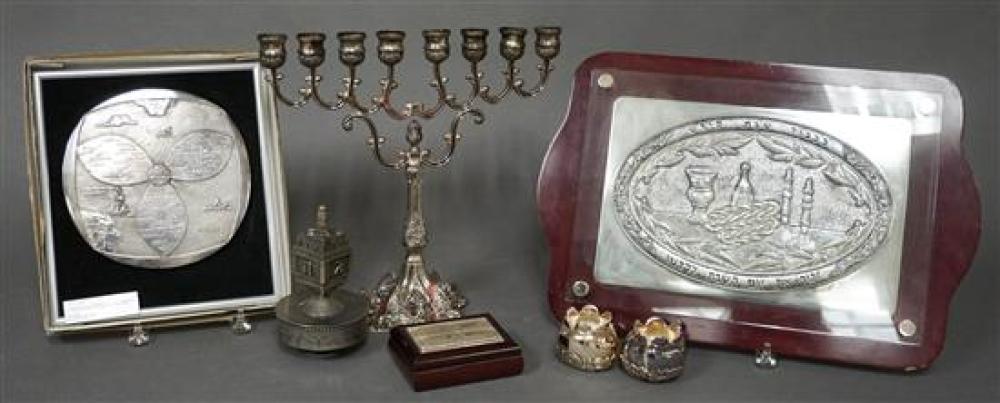 COLLECTION WITH SILVER MOUNTED