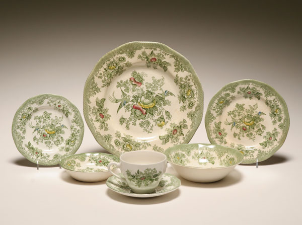 Enoch Wedgwood transfer decorated dinnerware,