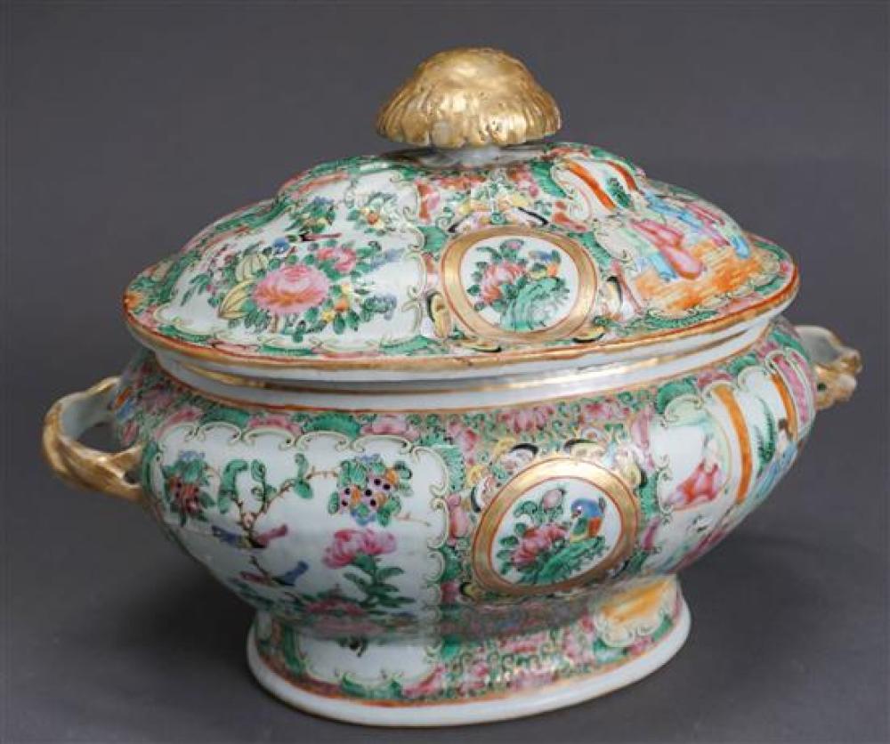 CHINESE ROSE MEDALLION COVERED TUREEN,