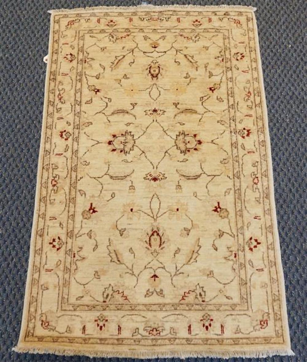 INDO KESHAN BEIGE GROUND SCATTER 321936