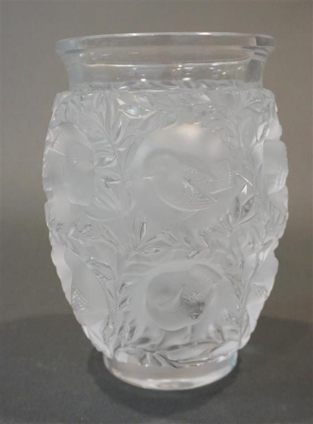 LALIQUE FROSTED GLASS BAGATELLE  321a53