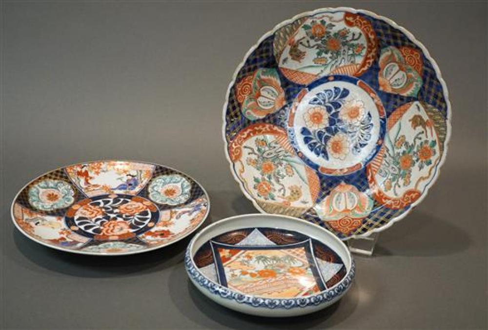 JAPANESE IMARI CHARGER (DIAMETER: