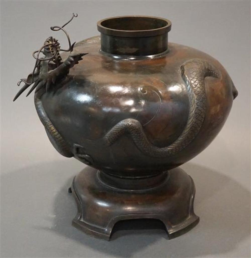 JAPANESE BRONZE 'DRAGON' VASE ON