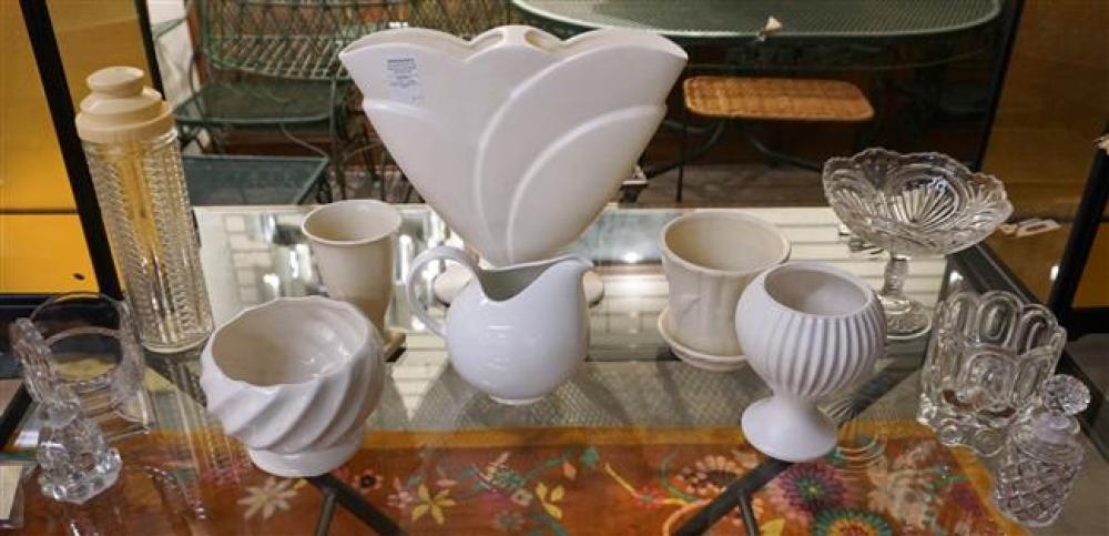 COLLECTION OF AMERICAN POTTERY 324367