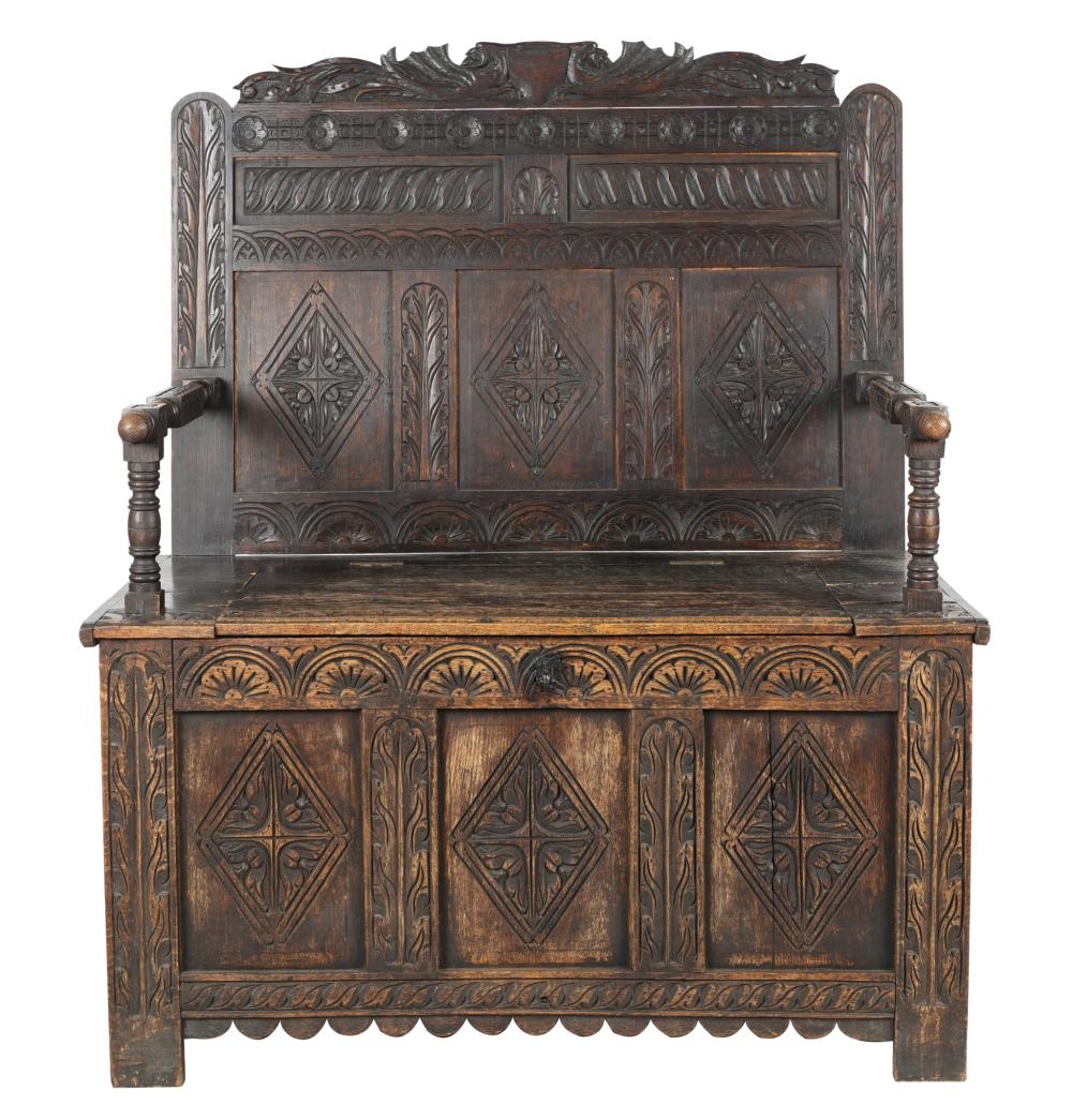 ENGLISH CARVED OAK SETTLEwith hinged 3243b1