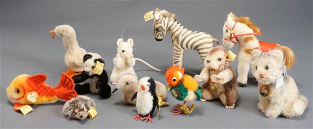 COLLECTION WITH 12 STEIFF STUFFED ANIMALSCollection