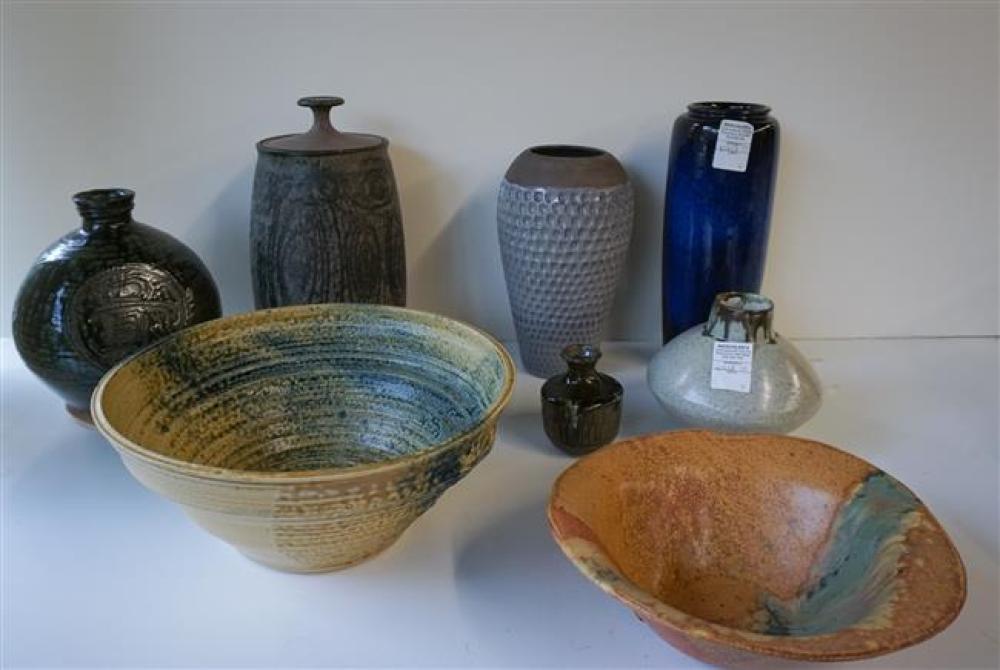 GROUP WITH CONTEMPORARY POTTERY 324498