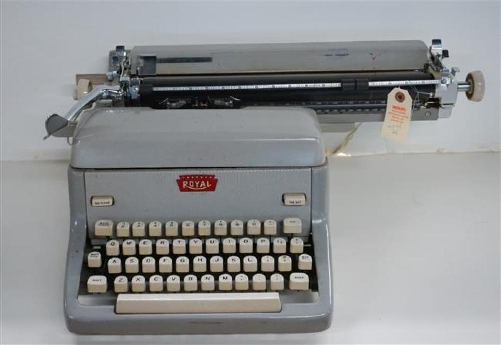 ROYAL TYPEWRITERRoyal Typewriter