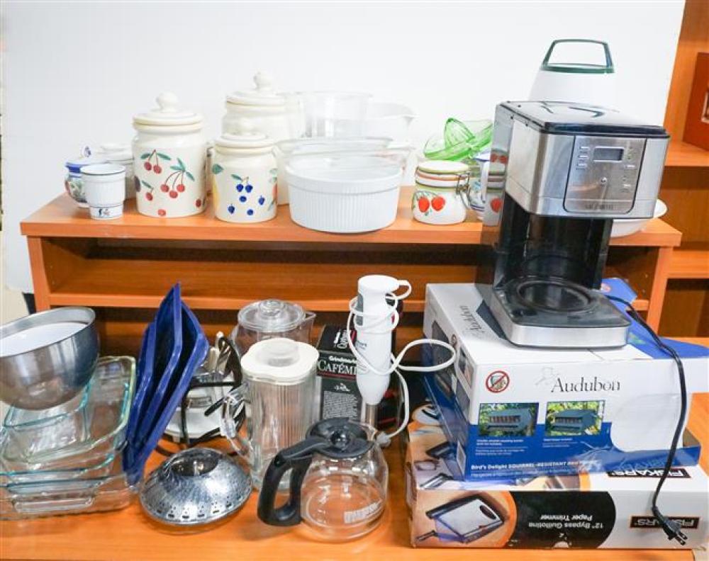 GROUP WITH PYREX, CANISTER SET AND MISCELLANEOUS