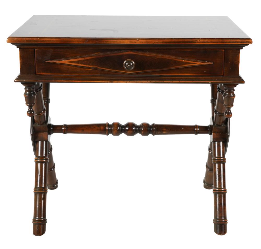 ITALIAN WALNUT WRITING TABLEmaple