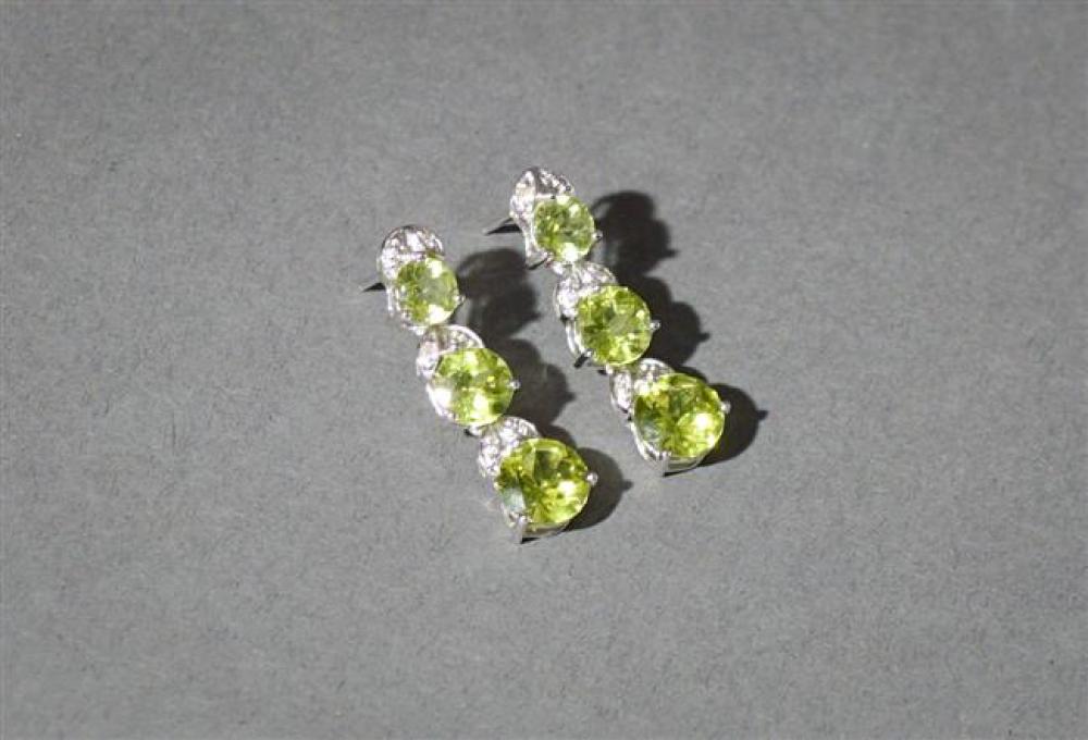 PAIR 14 KARAT WHITE GOLD PERIDOT 324728