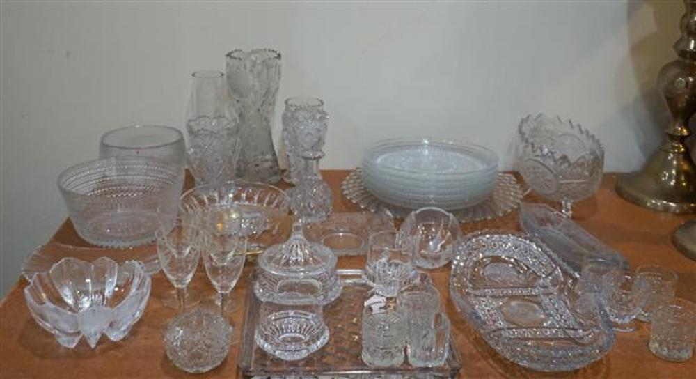 COLLECTION OF ASSORTED GLASSWARE
