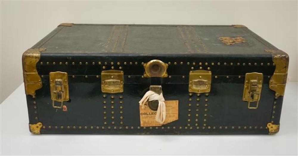BRASS MOUNTED PACKING TRUNK, 30-1/2