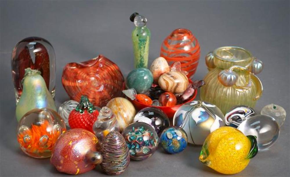 COLLECTION WITH ART GLASS AND STONE