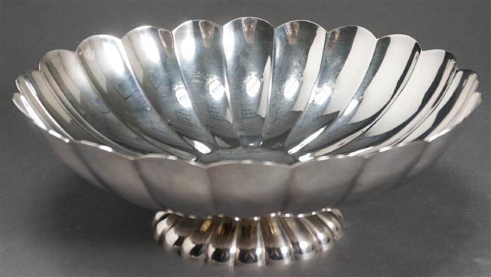 REED BARTON SILVER PLATE SCALLOPED 32498d