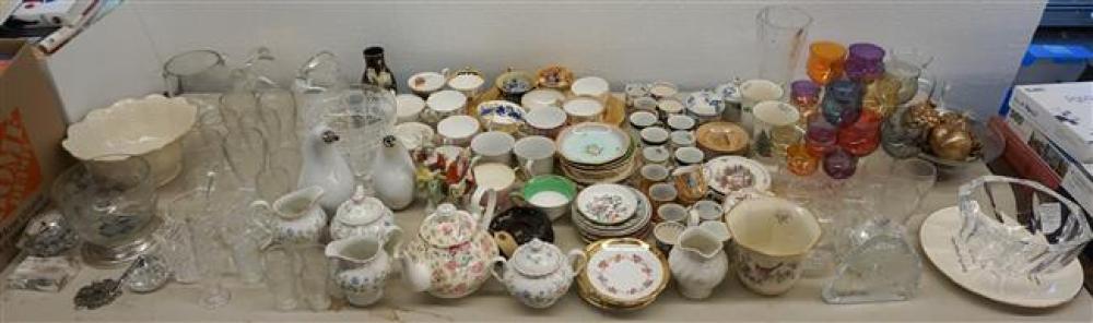 LARGE COLLECTION OF ASSORTED PORCELAIN 3249d1