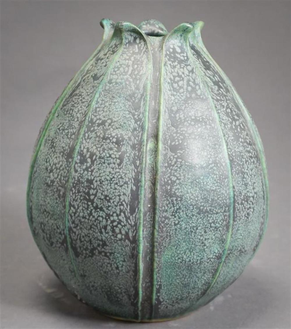 JEMERICK MOTTLED GREEN GLAZE ART 324a53