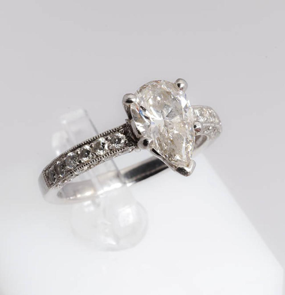 PLATINUM AND DIAMOND RINGPlatinum 324ba8