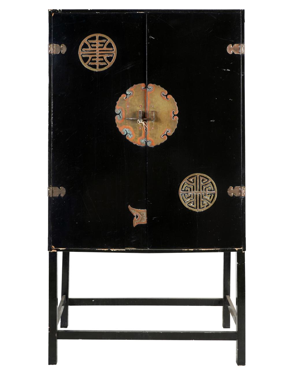 CHINESE-STYLE BLACK LACQUERED WOOD