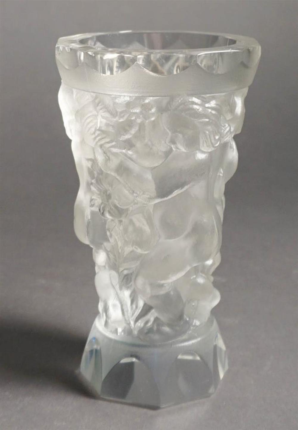 WEIL GLASS CO FROSTED CRYSTAL VASE 324ce1