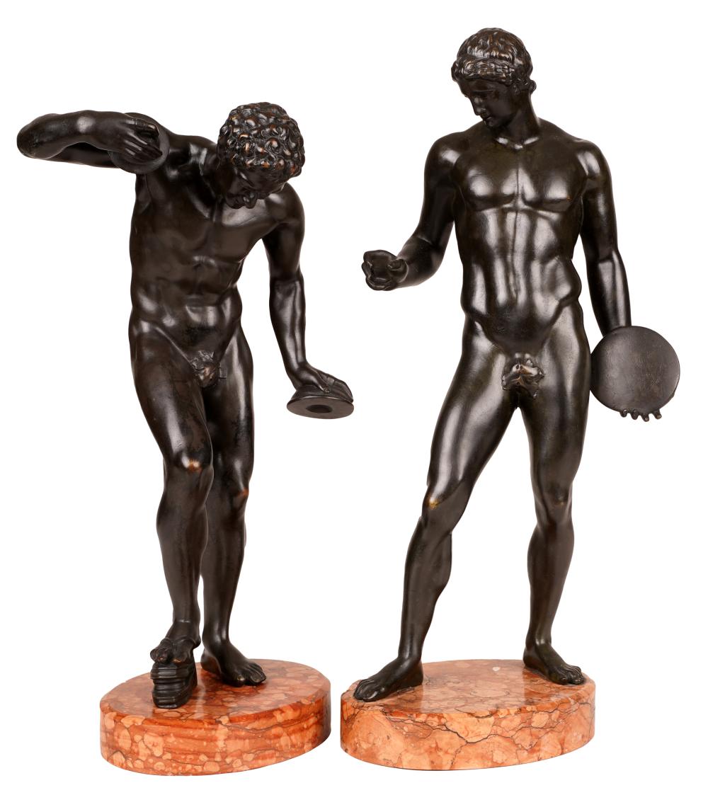 PAIR OF CLASSICAL STYLE PATINATED 324d10