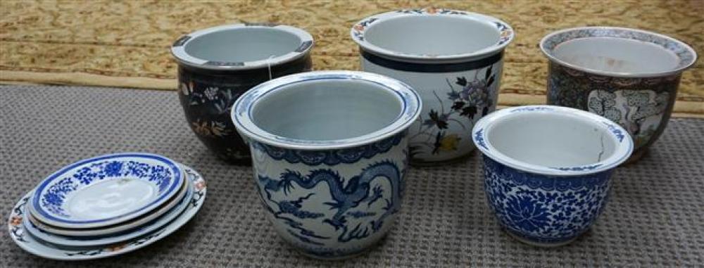 FIVE CHINESE PORCELAIN JARDINIERESFive 324dcd