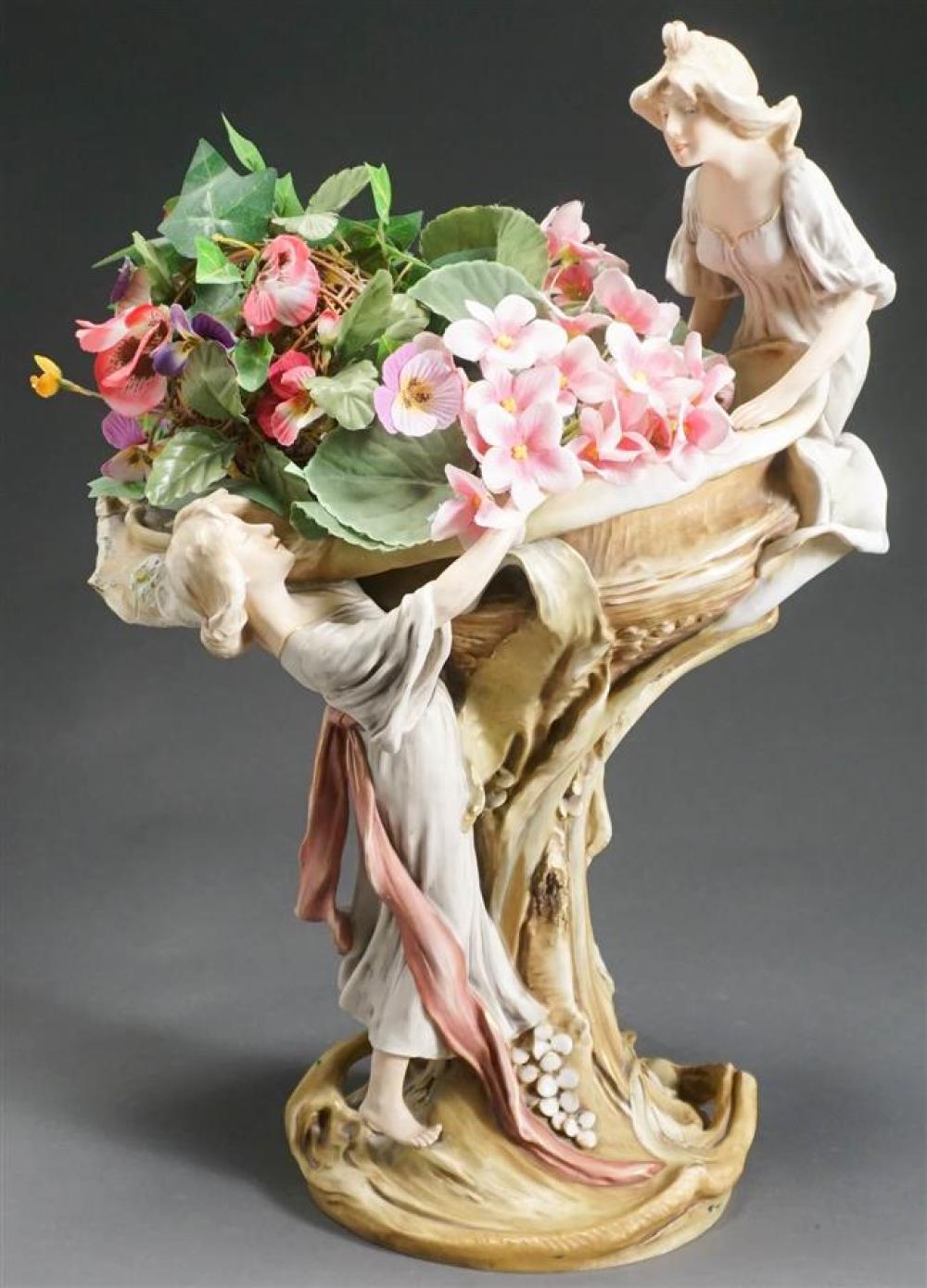 AMPHORA EUROPEAN PORCELAIN CENTERPIECE,