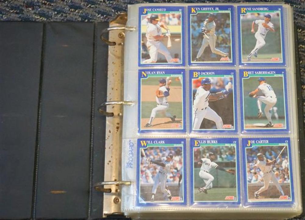 COLLECTION OF BASEBALL CARDSCollection 325162