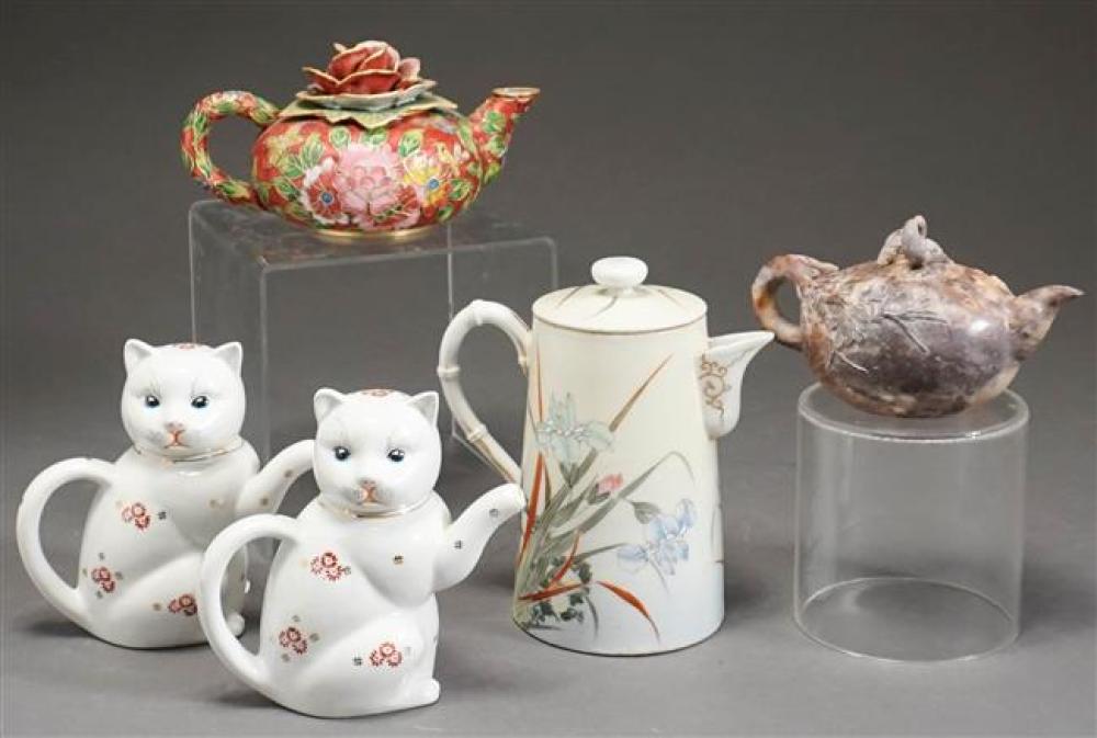 COLLECTION OF FIVE ASIAN TEAPOTSCollection 3251bd
