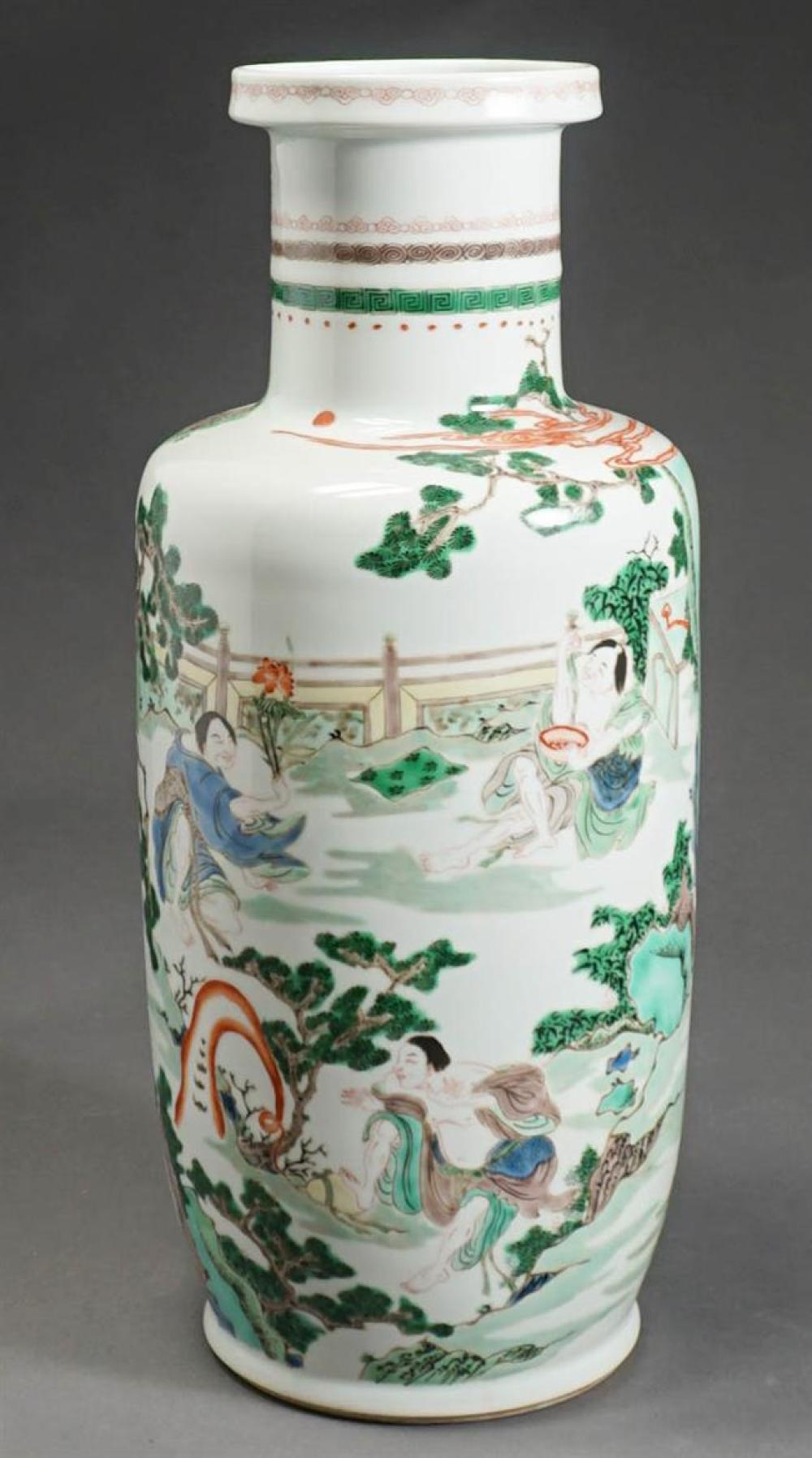 CHINESE FAMILLE VERTE ROULEAU VASE  3252c1