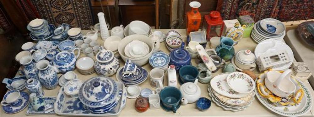 CHINESE BLUE AND WHITE PORCELAIN 3253ad