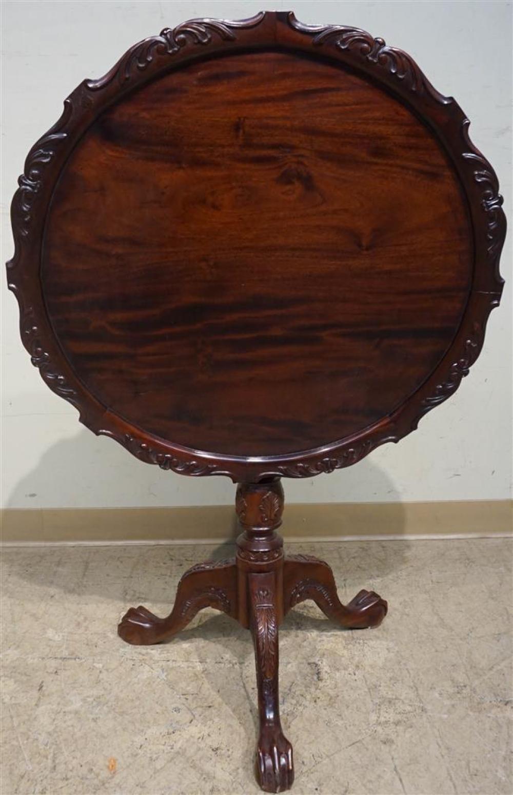 CHIPPENDALE STYLE MAHOGANY TIP TOP 3253d6