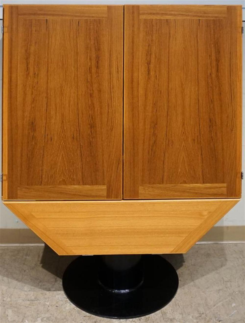 MID-CENTURY MODERN TEAK CABINET,