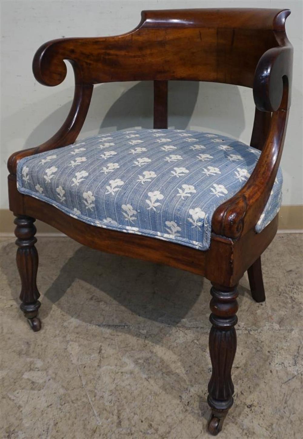 CLASSICAL MAHOGANY SCROLL ARMCHAIRClassical 32543d