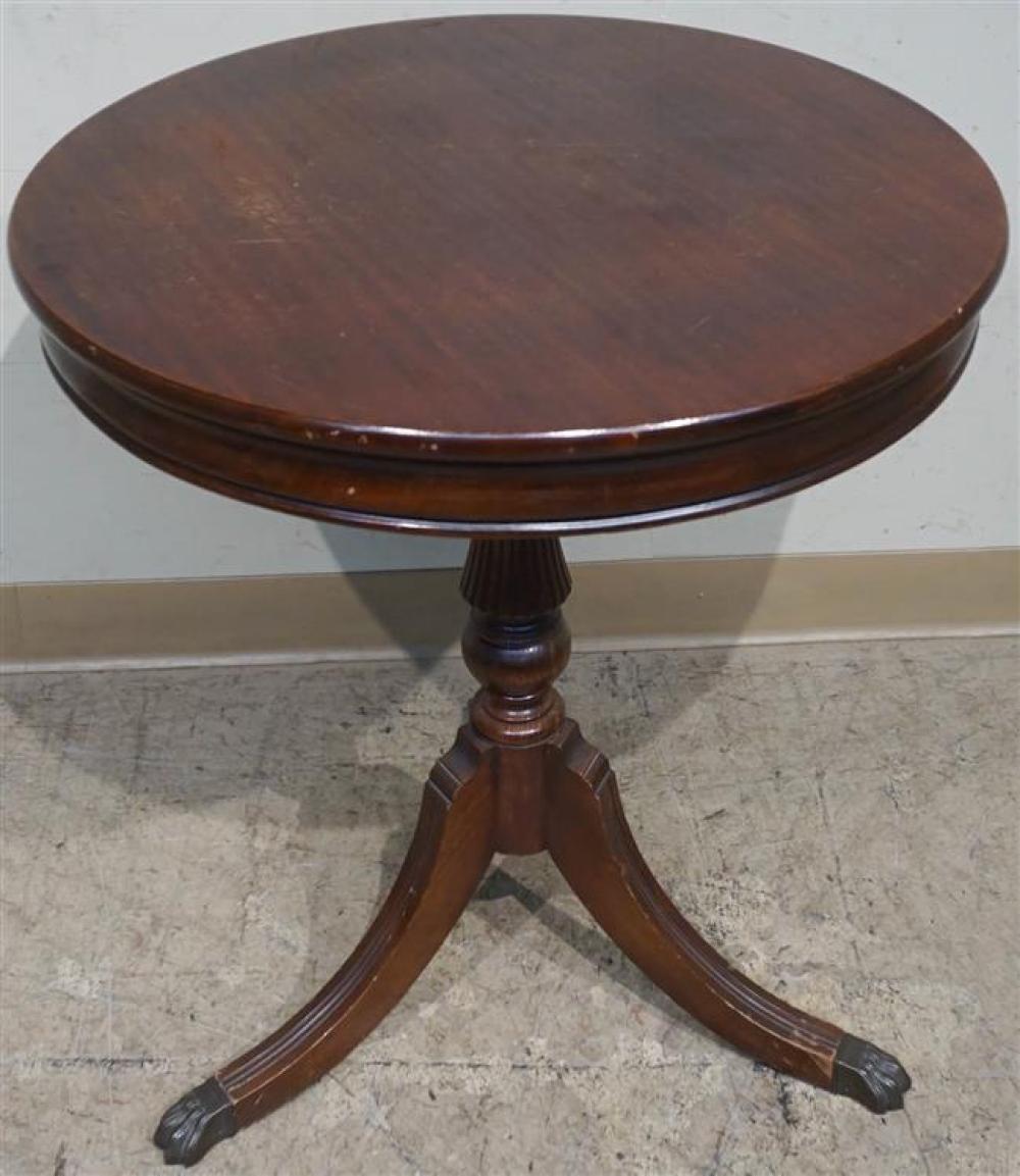FEDERAL STYLE MAHOGANY ROUND SIDE TABLE,