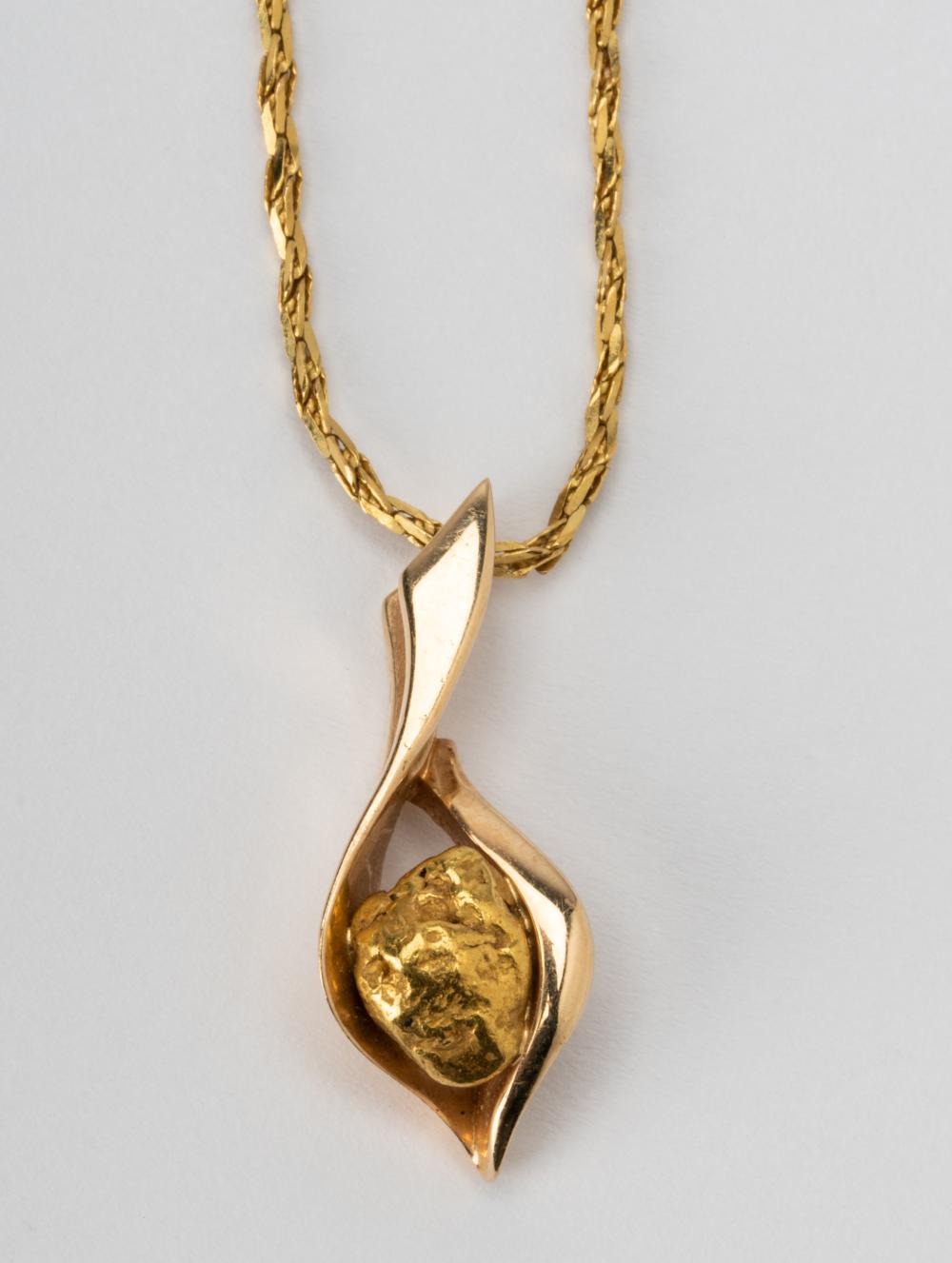 SMALL GOLD CHAIN W/NUGGET PENDANTThe