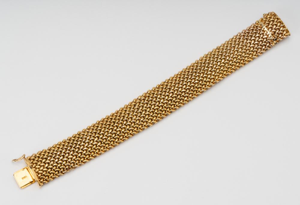 14 KARAT YELLOW GOLD WOVEN BRACELETmeasures