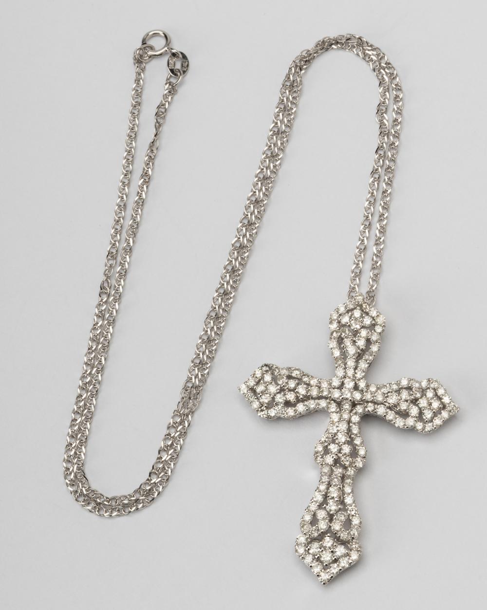 WHITE GOLD & DIAMOND CROSS PENDANT