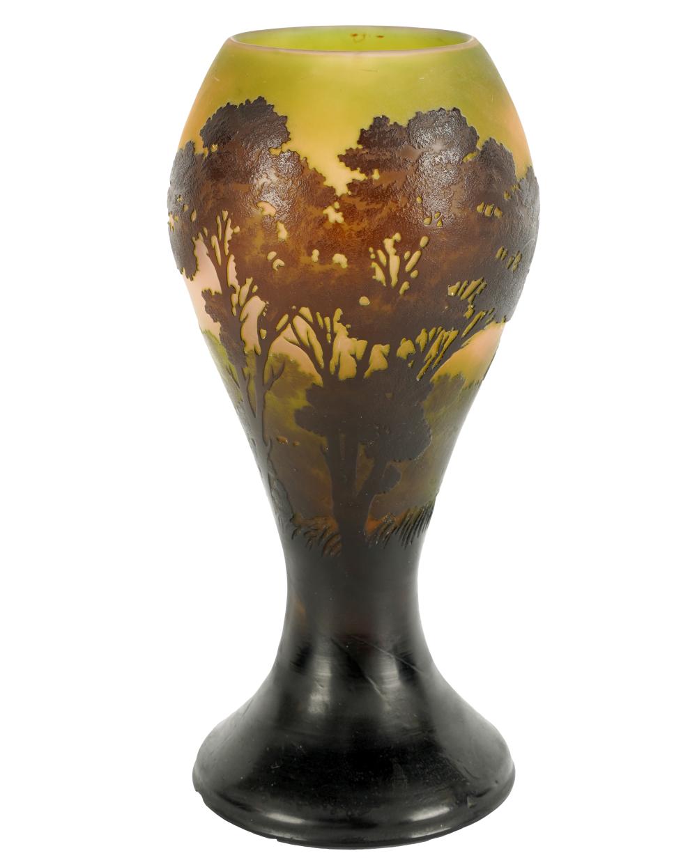 EMILE GALLE SCENIC CAMEO GLASS 32570c