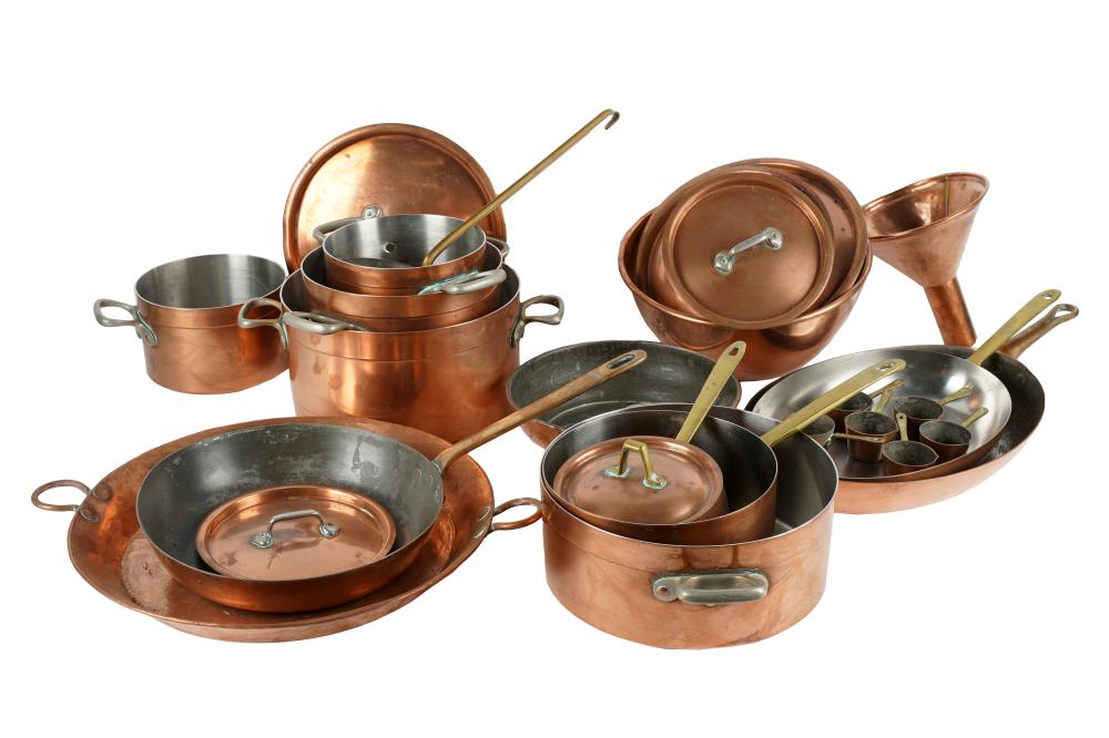 COLLECTION OF COPPER COOKWAREcomprising 32577f