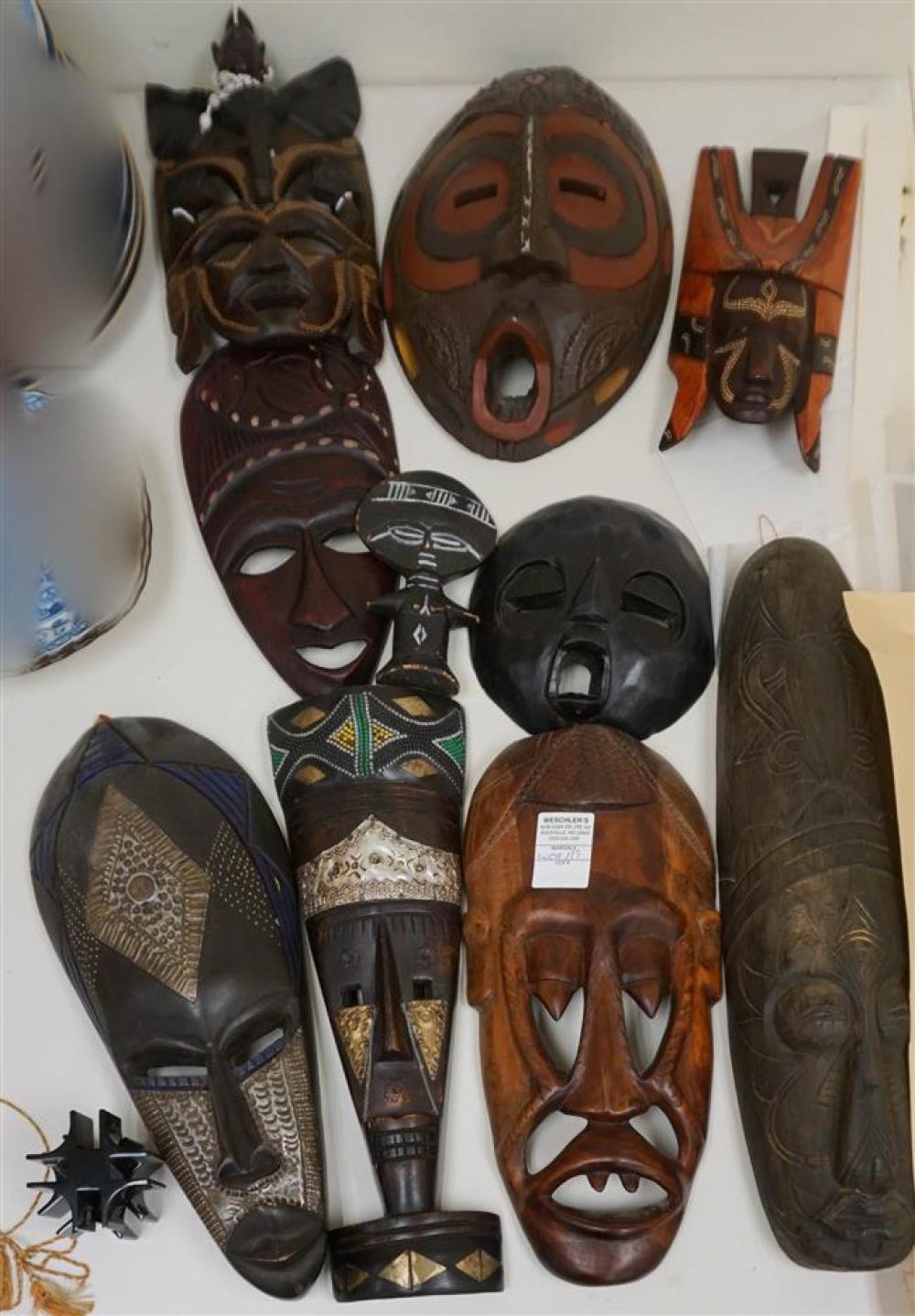COLLECTION WITH NINE AFRICAN WOOD 3257ab