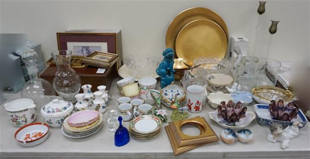 GROUP WITH ASSORTED PORCELAIN AND 3257c2