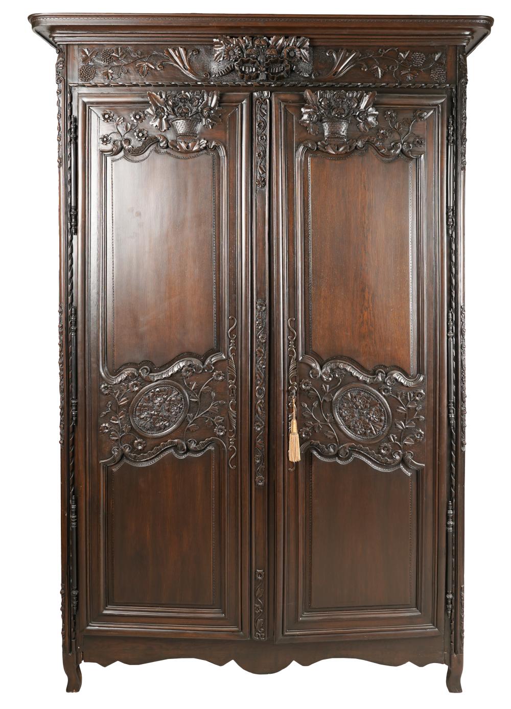 FRENCH PROVINCIAL STYLE CARVED 325820