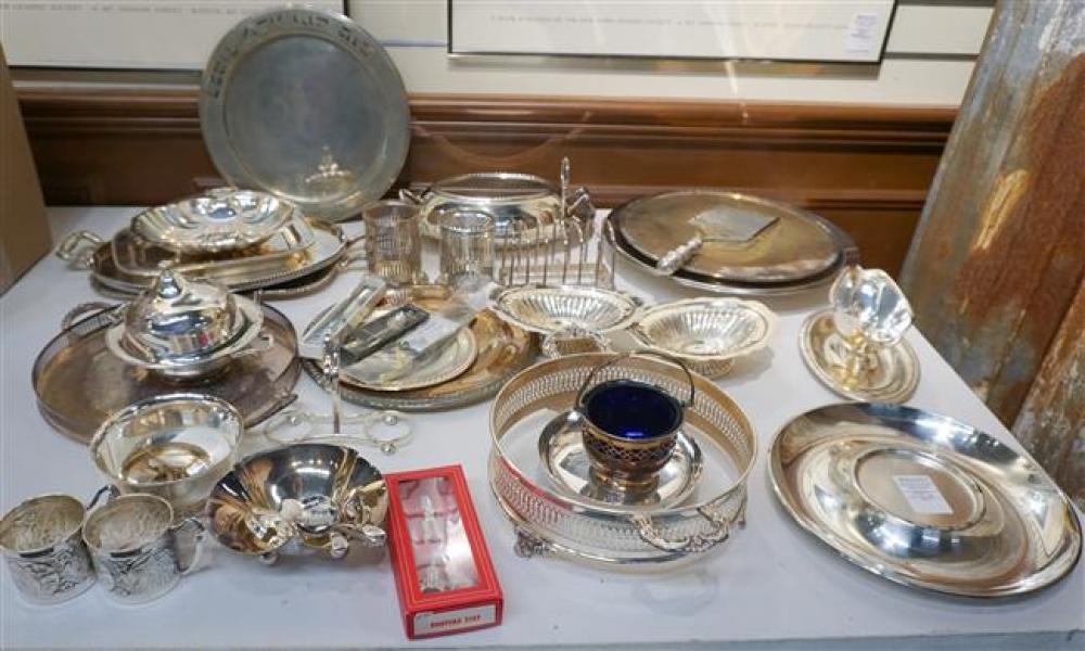 COLLECTION WITH SILVER PLATE PLATES,