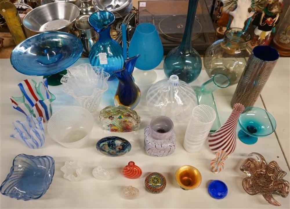 COLLECTION OF ASSORTED MURANO  3258c9