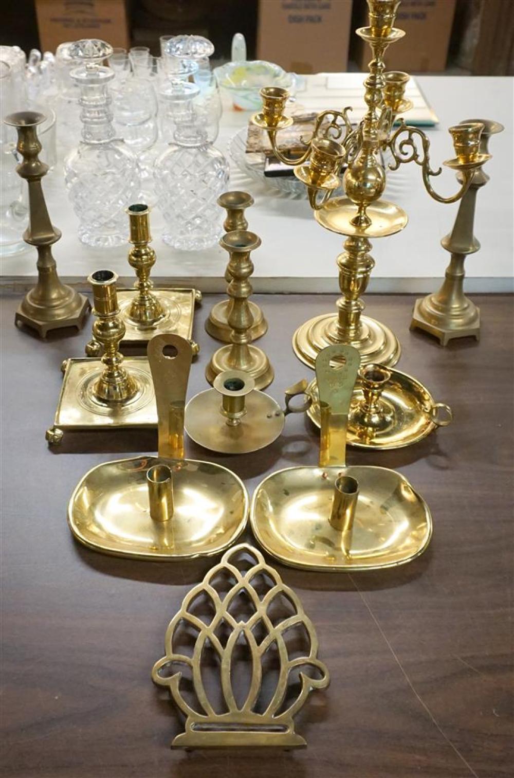 COLLECTION OF ASSORTED BRASS TABLE 3258c1