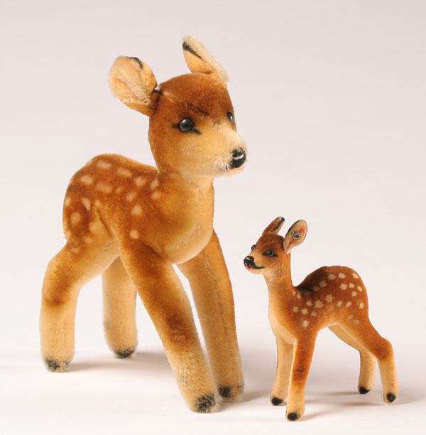 Two Steiff deer both with ear 508e1