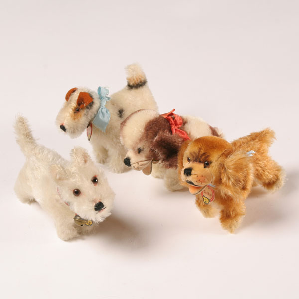 Lot of four Steiff dogs, Foxy and