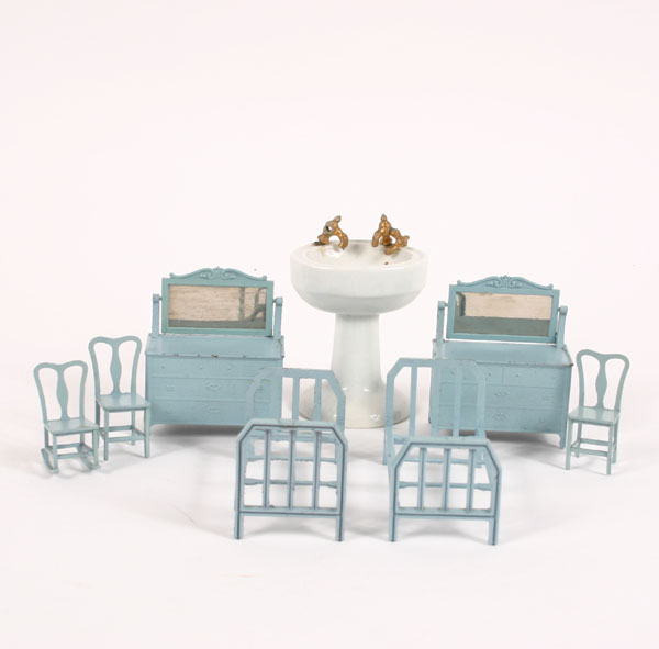 Tootsietoy miniature furniture: