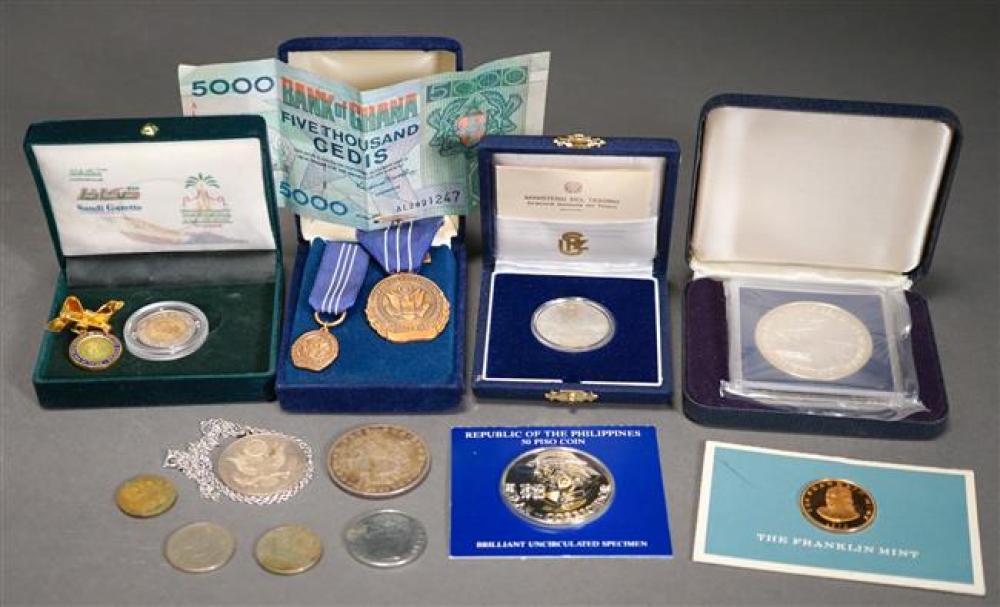 COLLECTION WITH COINS INCLUDING 323428
